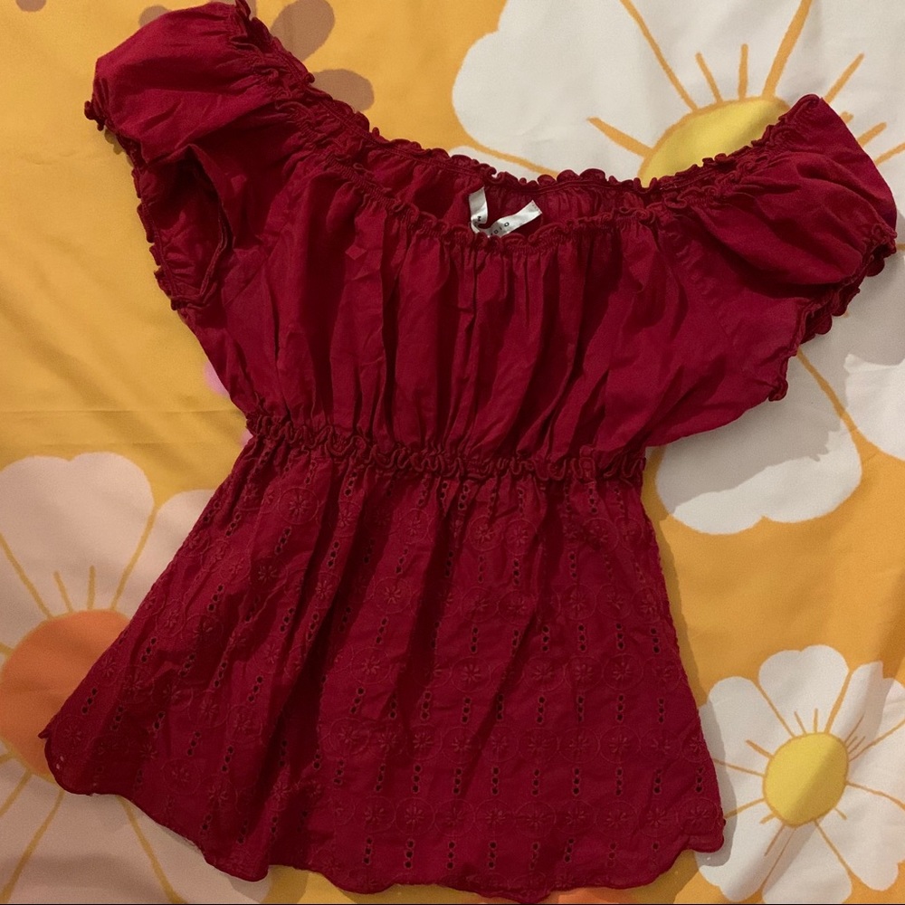 ❌SOLD❌Vintage Off the Shoulder Maroon Top 🌶